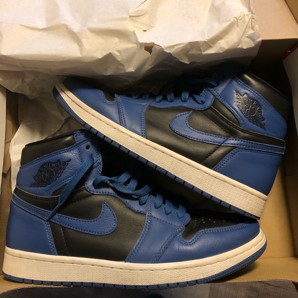 Jordan 1s Dark Marina Blue Sneakers
Size: 9
Good Condition 
No box